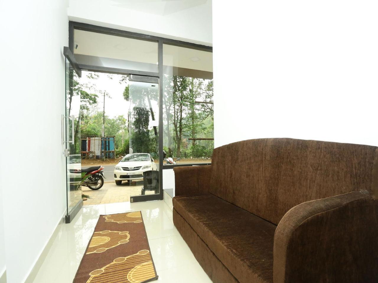 Oyo 12978 Igloo Residency Hotel Vithiri Kültér fotó